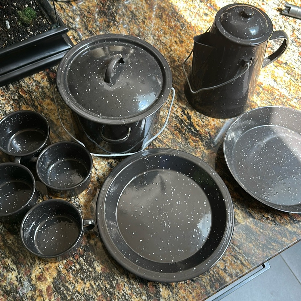 Camping Enamelware coffee pot w/ lid, frying pan, pot w/ lid  4 plates, 4 cups